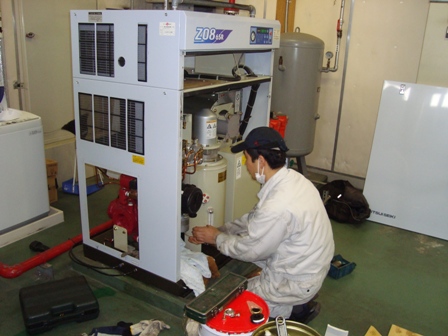 お客様の工場（食肉加工関連）にて「エアーコンプレッサーのメンテナンス」を行いました（岐阜県）
