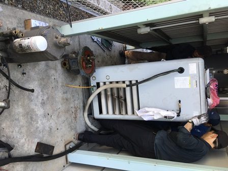 お客様の工場（自動車部品用金型関連）にて「エアーコンプレッサーの保守」を行いました（岐阜県）