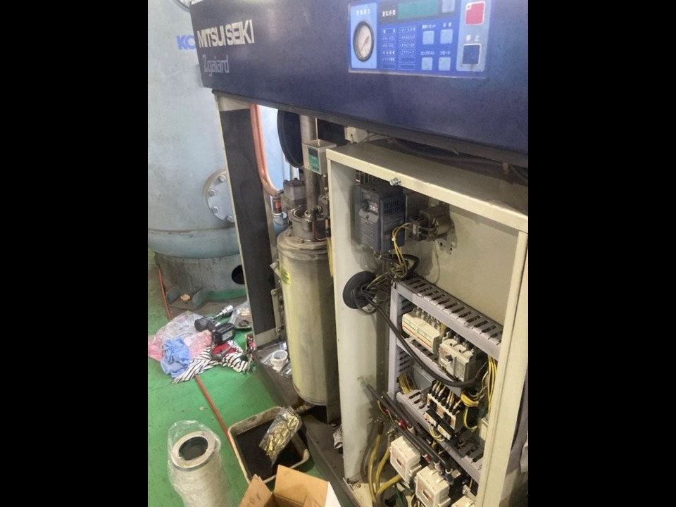 お客様の工場（金属表面加工・切削作業）にて「コンプレッサーメンテナンス」を行いました（岐阜県大野町）
