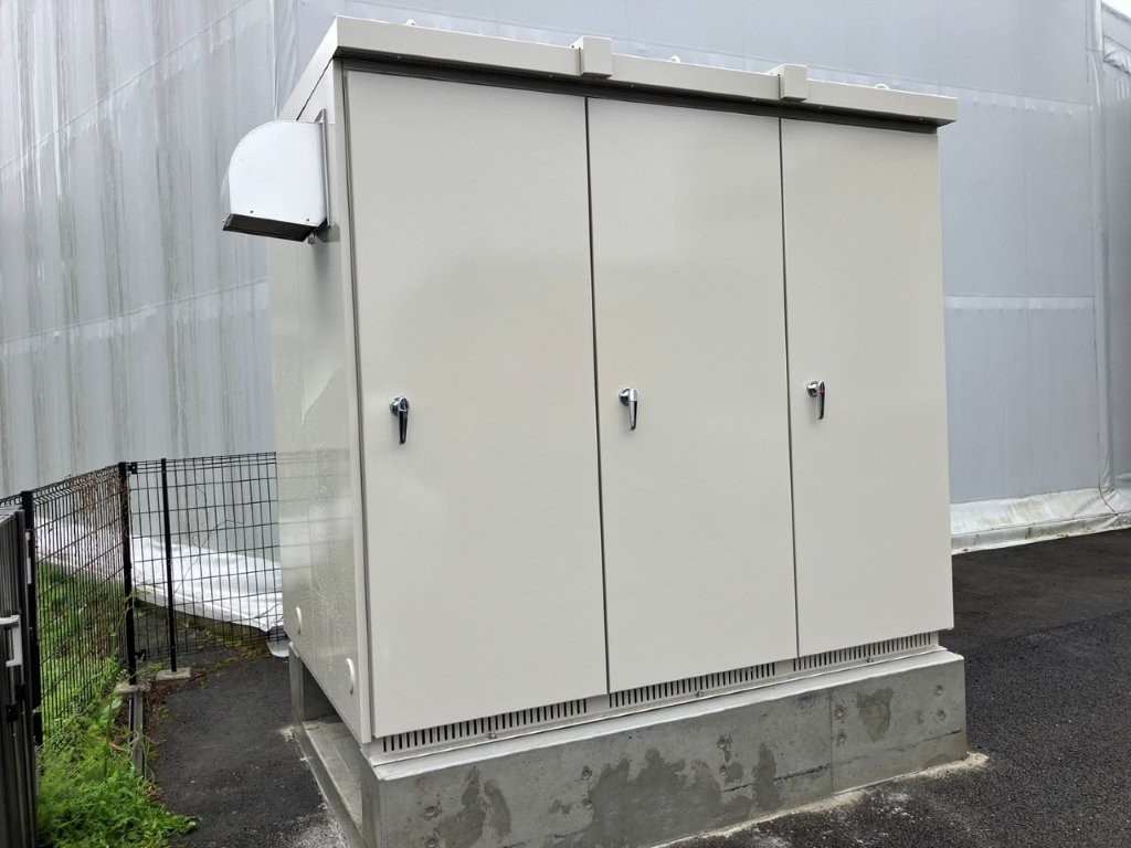 お客様の工場（ガラス繊維製品製造関連）にて「キュービクル設置工事」を行いました（岐阜県関市）