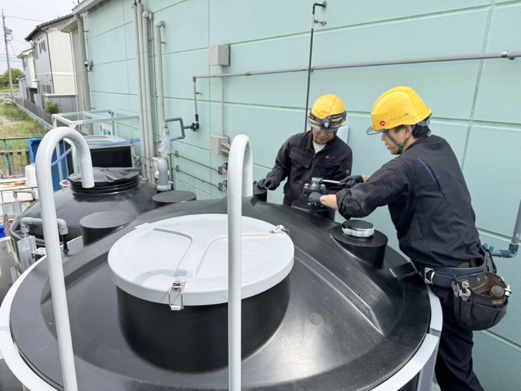 お客様の工場（半導体部材用製品製造関連）にて「廃液タンク取替工事」を行いました（岐阜県大垣市）