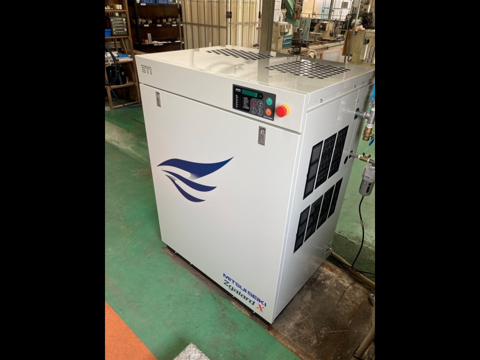 お客様の工場（工業用プラスチック製品）にて「コンプレッサー入替工事」を行いました（岐阜県山県市）