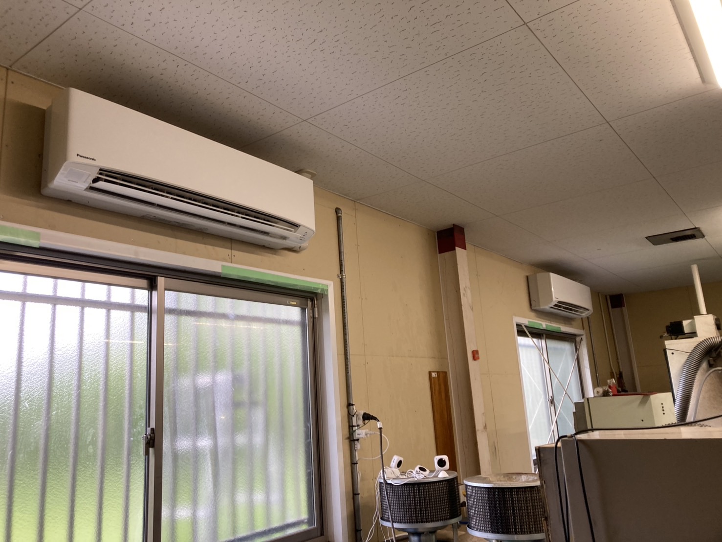 お客様の工場（ガラス成形関連）にて「エアコン取替工事」を行いました（岐阜県各務原市）施工後