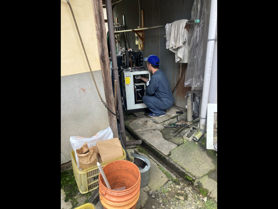 お客様の工場（樹脂製品成型関連）にて「コンプレッサーメンテナンス」を行いました（岐阜県山県市）