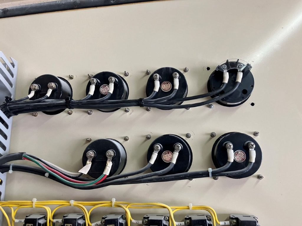 お客様の工場（鉱山の鉱物精製）にて「メーター取替工事」を行いました（岐阜県山県市）